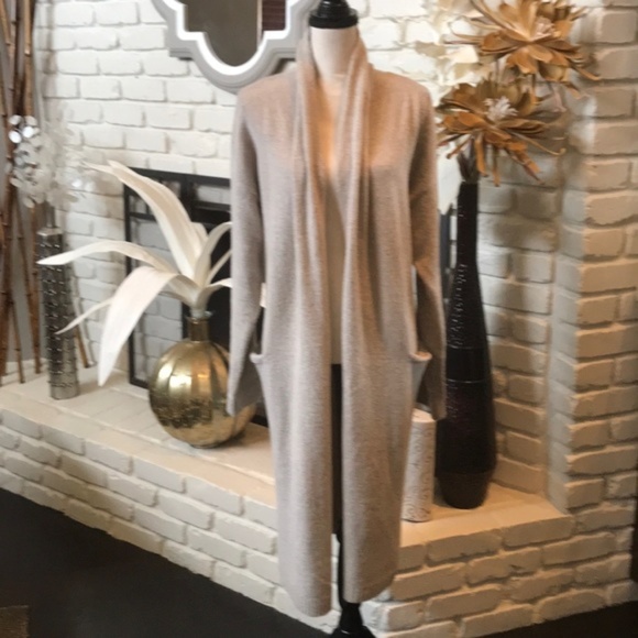 H&M Sweaters - H&M cardigan with pockets